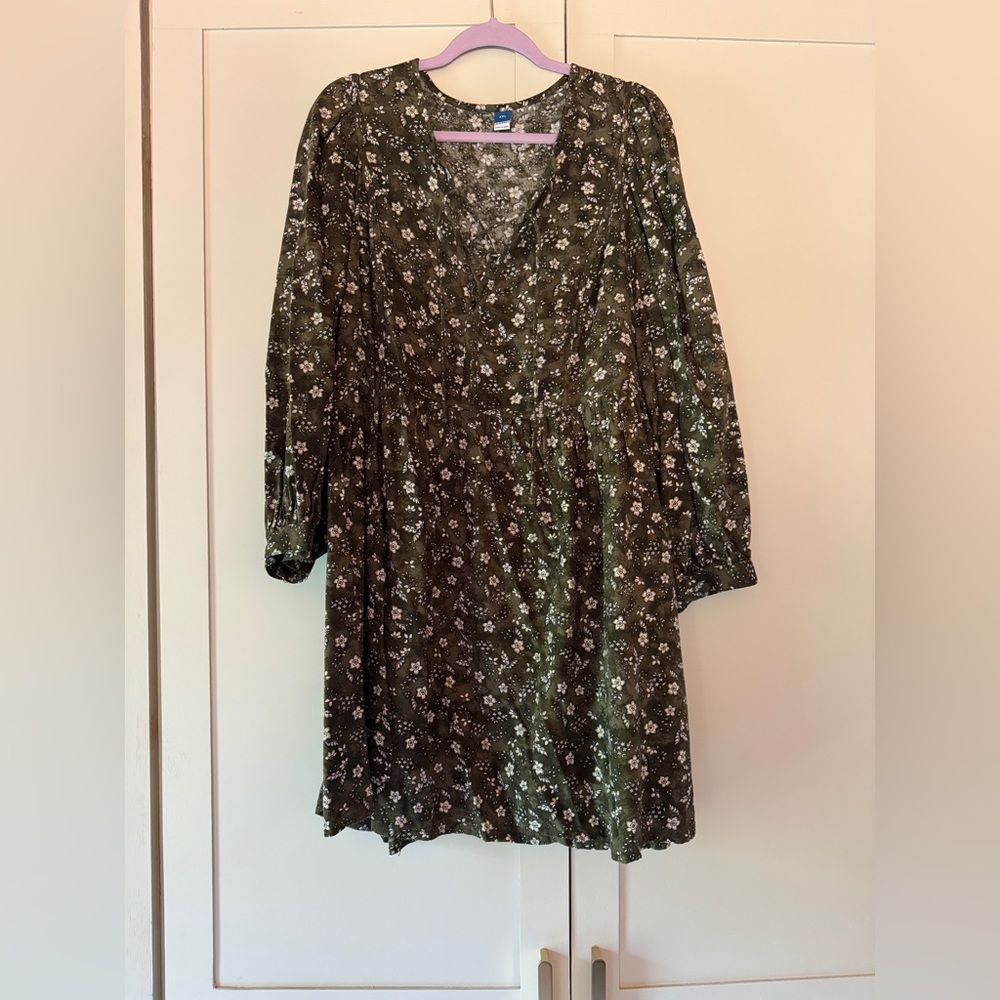 Old Navy Dark Green Floral Long Sleeve Dress